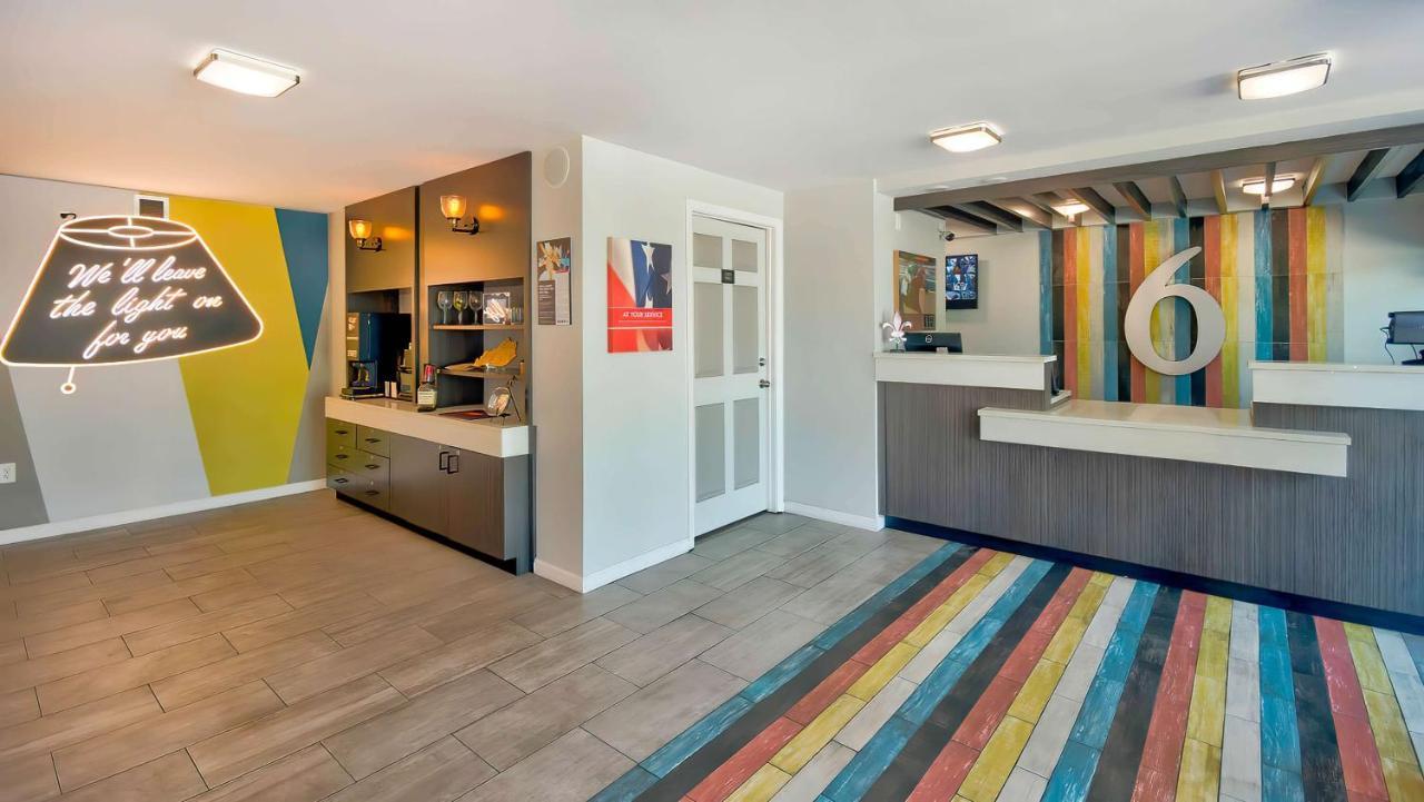 Motel 6 Louisville, Ky- Airport/ Fair Expo Zewnętrze zdjęcie