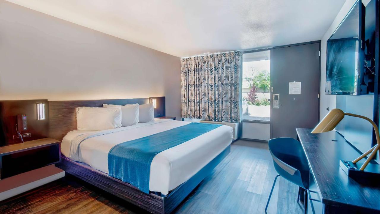 Motel 6 Louisville, Ky- Airport/ Fair Expo Zewnętrze zdjęcie
