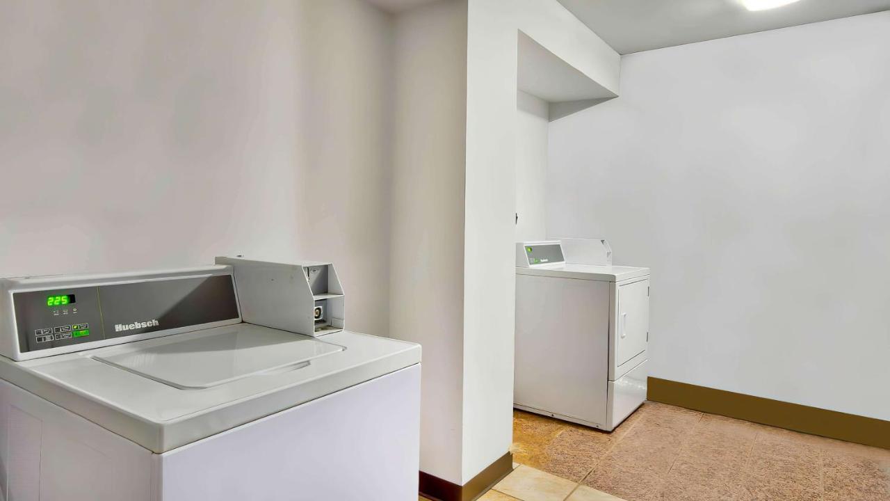 Motel 6 Louisville, Ky- Airport/ Fair Expo Zewnętrze zdjęcie