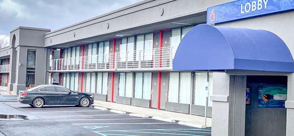 Motel 6 Louisville, Ky- Airport/ Fair Expo Zewnętrze zdjęcie