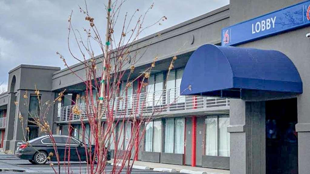 Motel 6 Louisville, Ky- Airport/ Fair Expo Zewnętrze zdjęcie